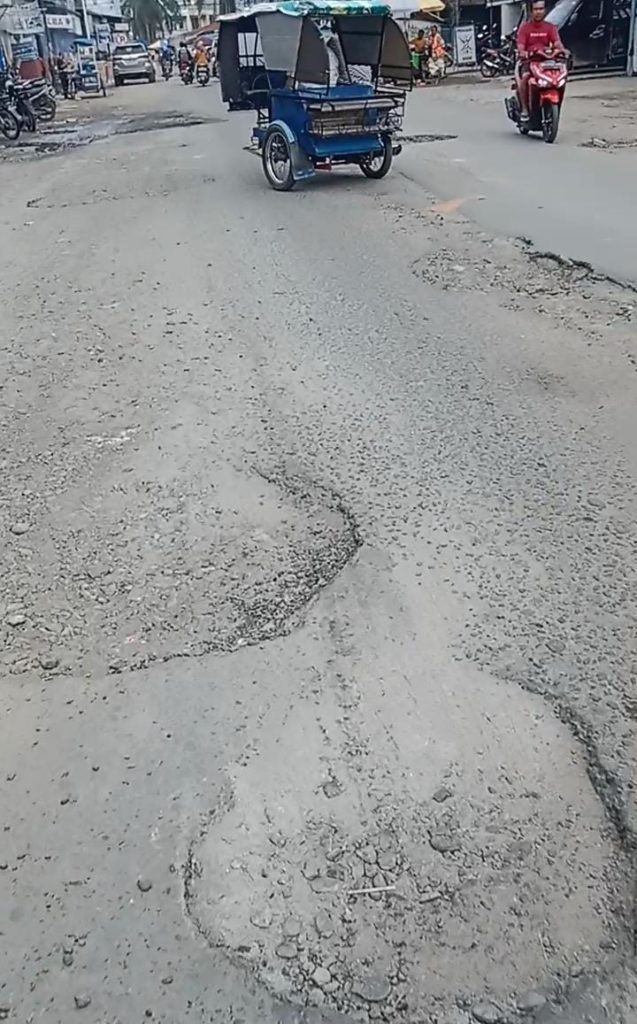 HMI Minta Pemkab Langkat Serius Perbaiki Jalan Rusak
