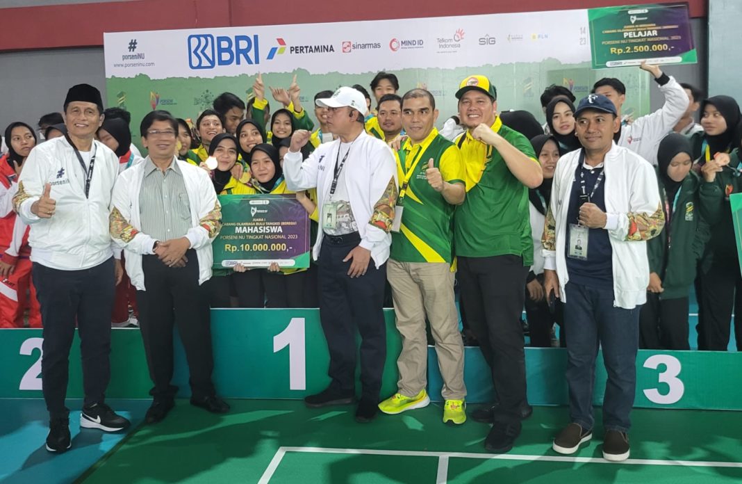 Kontingen PWNU Sumut di Porseni 1 Abad NU