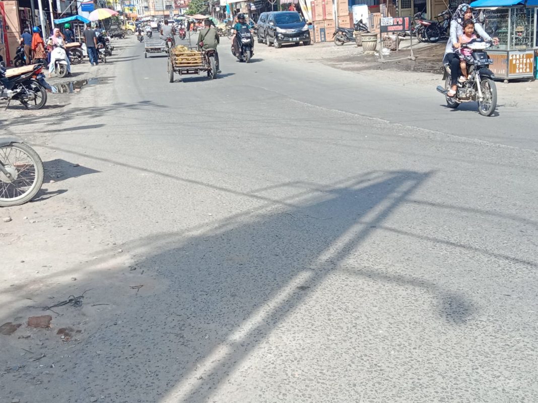 Pemkab Langkat Perbaiki Jalan Rusak
