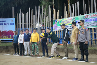 Bupati Benny Dwifa