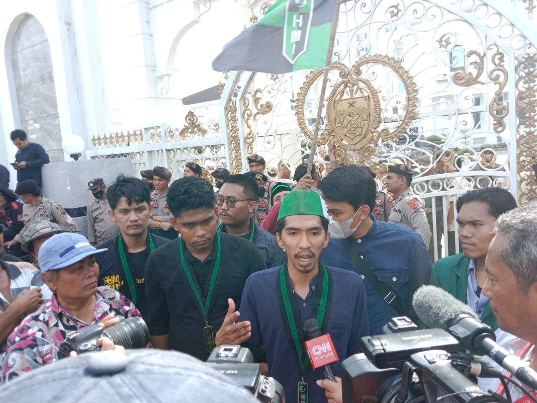 Aksi di Kantor Gubernur Sumut