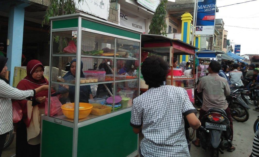 Omset Pedagang Kaki Lima Naik