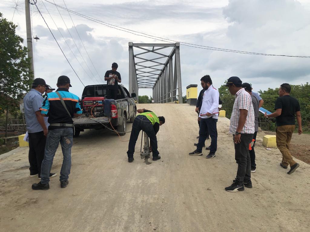 Pembangunan Jembatan Desa Pasar Rawa 