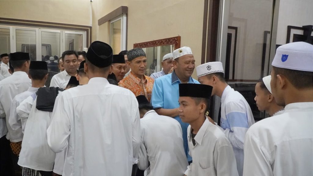 Salat Tarawih Bersama Santri Ulumul Qur'an