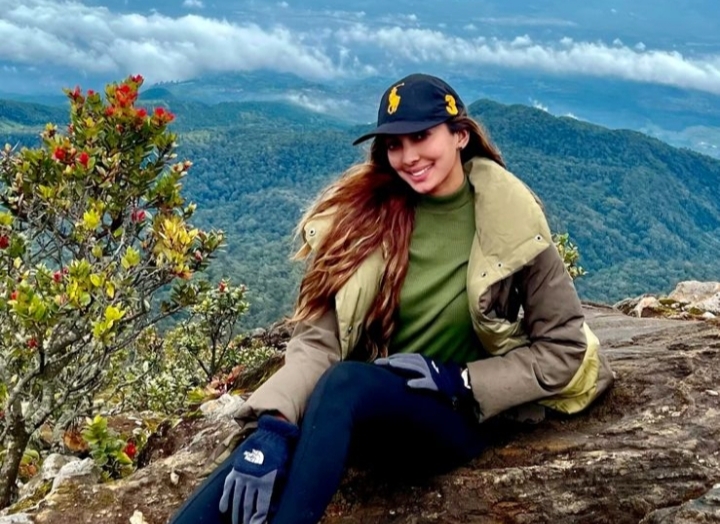 Model Cantik Asal Indonesia Berdarah India, Dwi Nathan