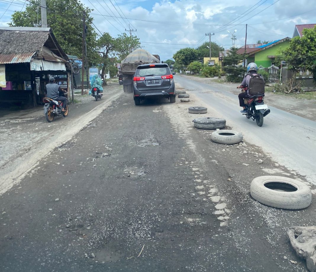 Jalan Rusak di Langkat Sumut