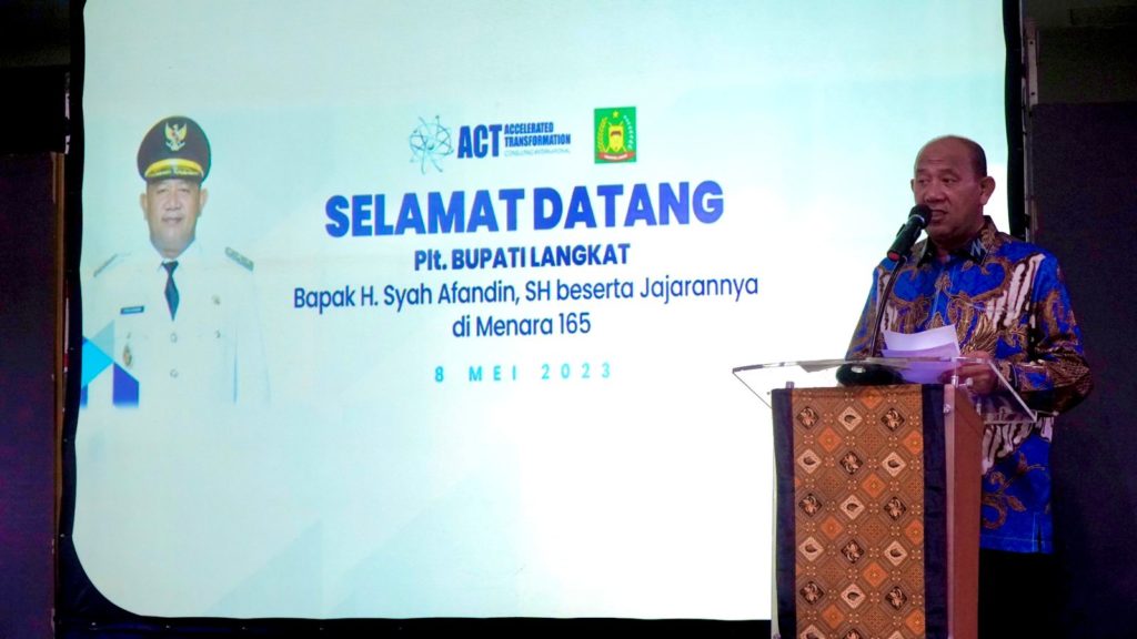 Pemkab Langkat Terima Penghargaan ASN BerAKHLAK