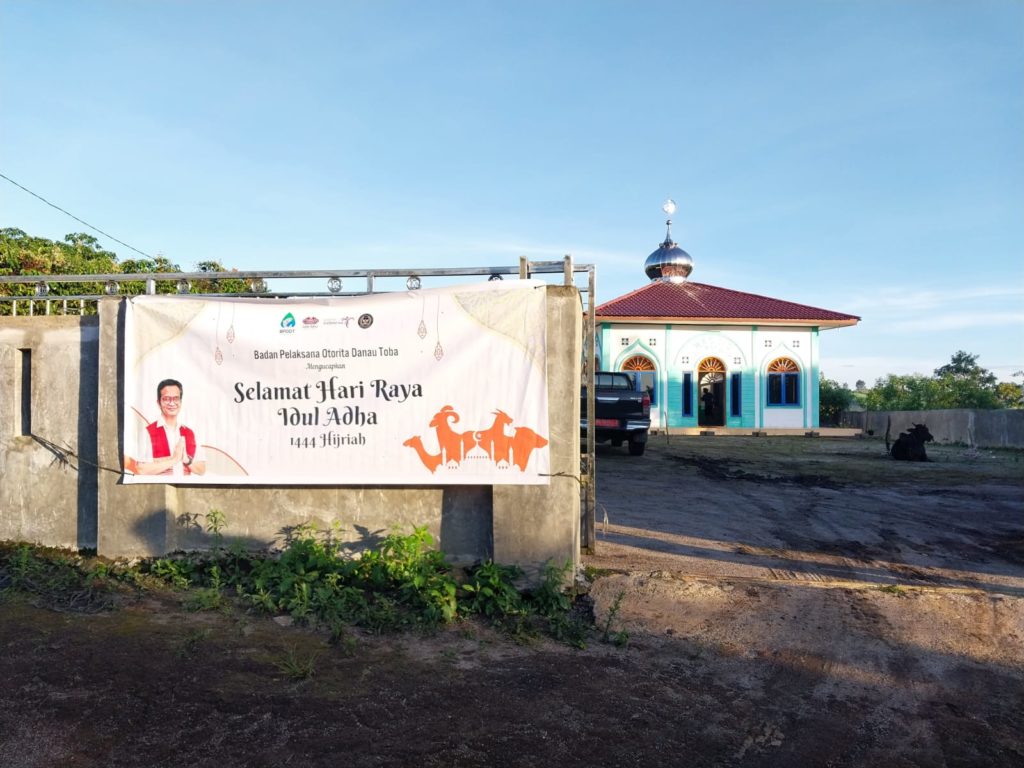 BPODT Serahkan Hewan Kurban ke Masjid