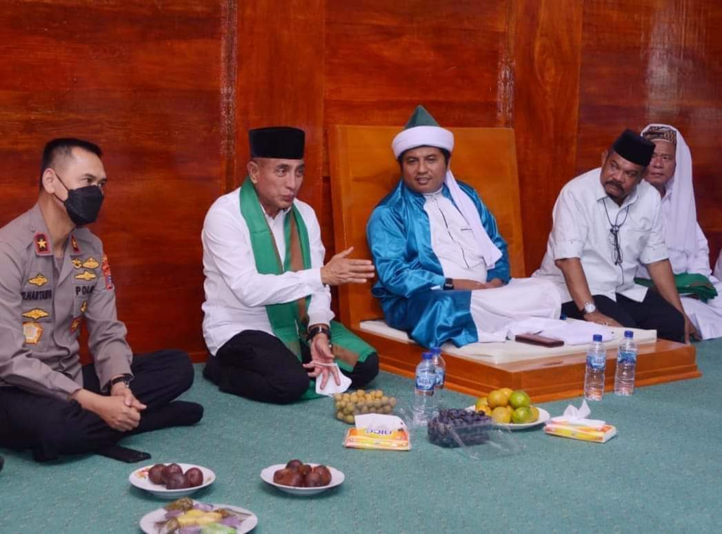 Wakapolri, Gubernur, Kapolda dan sejumlah tokoh Berkurban di Pondok Persulukan Tuan Guru Batak