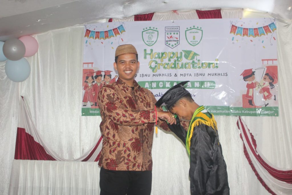 PAUD dan DTA Ibnu Mukhlis Cilaku Cianjur Sukses Gelar Perpisahan dan Pembagian Raport