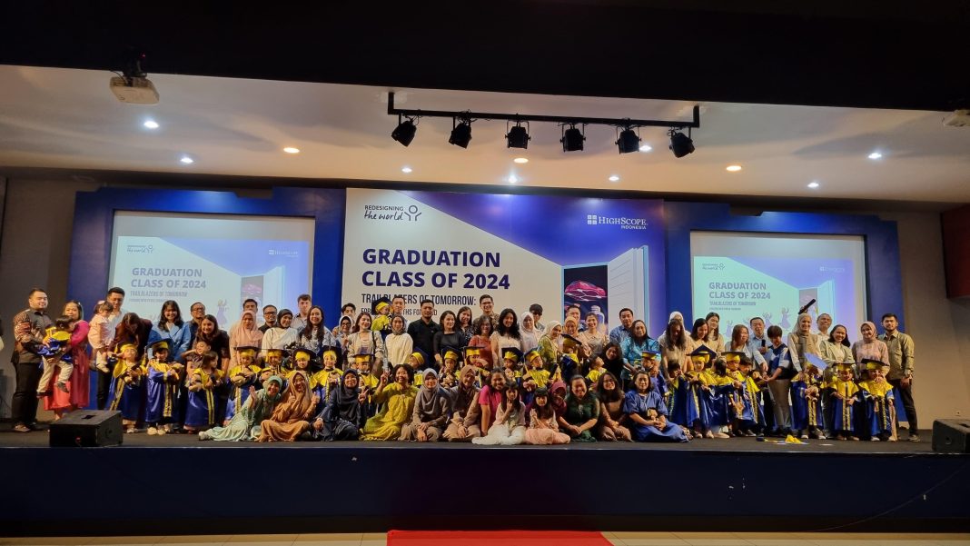 Wali Kota dr Susanti dan Ketua TP PKK Medan Kahiyang Ayu Menyaksikan Penampilan dan Kreativitas Wisuda Playgroup Highscope Indonesia