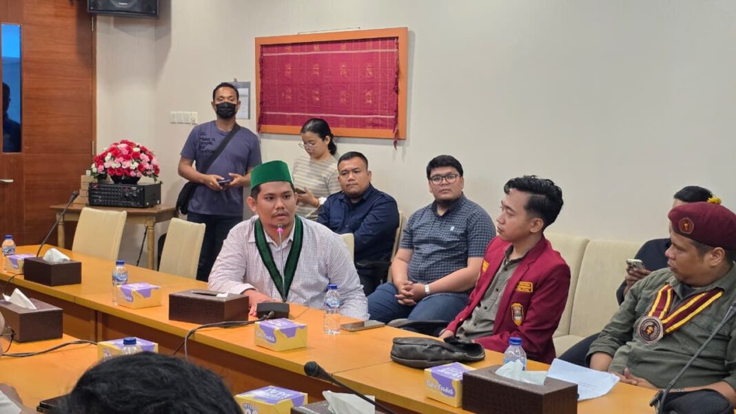 28de0d82-f9eb-4ac7-9aef-a99c1493800a