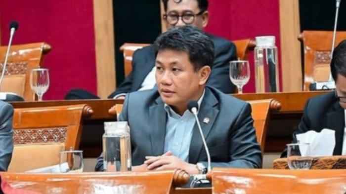 Anggota-DPR-RI-Fraksi-PDIP-Bonnie-Triyana_11zon