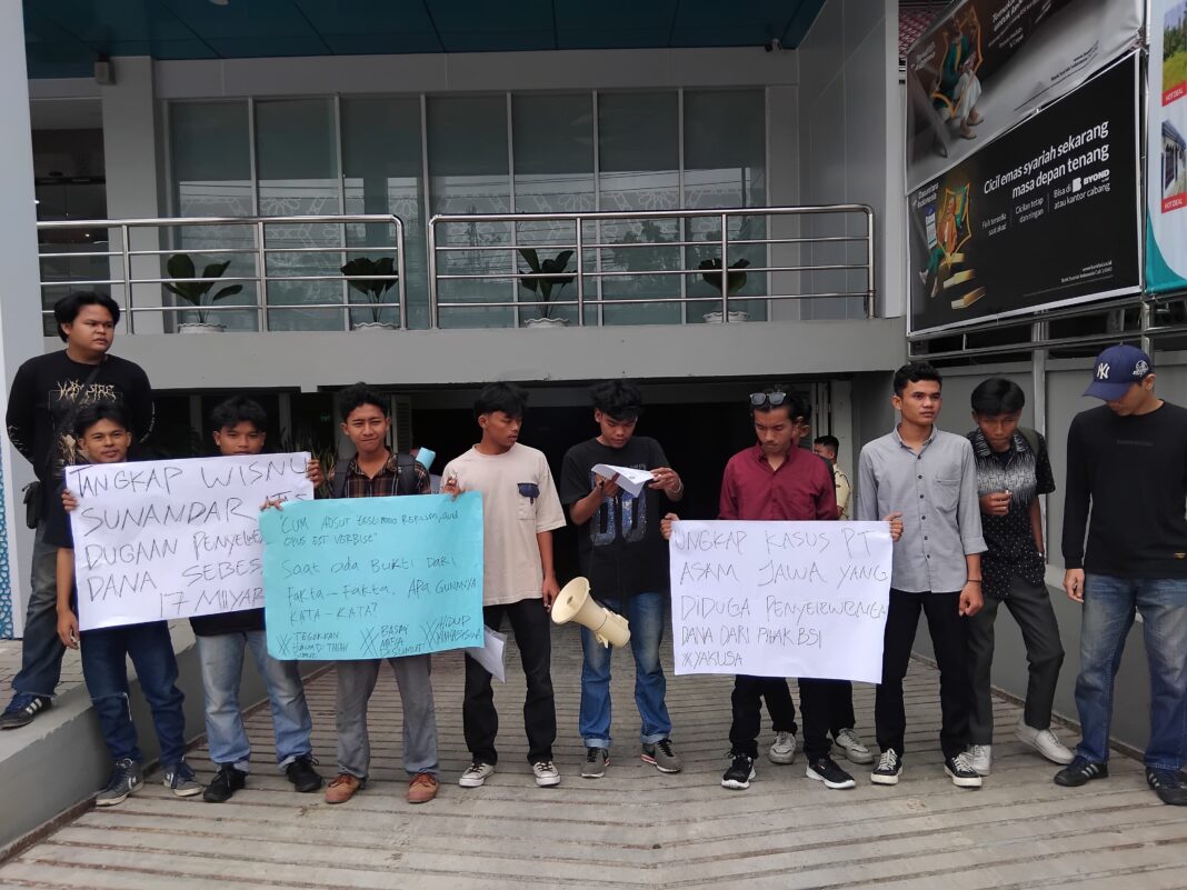 ab0100d8-e3be-4530-89a5-67c157ef6e01