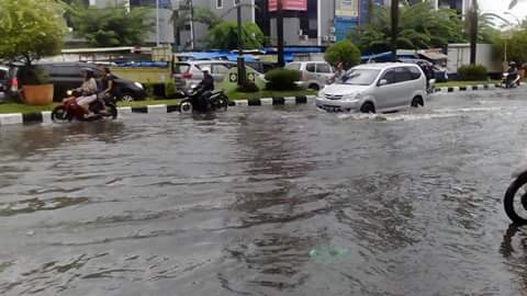 Jalan Kapten Muslim Medan banjir