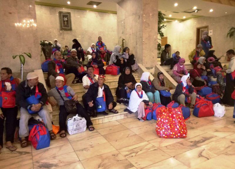 KUHI KJRI/emaah umrah Indonesia di Jeddah menunggu kepastian kepulangan mereka ke Tanah Air
