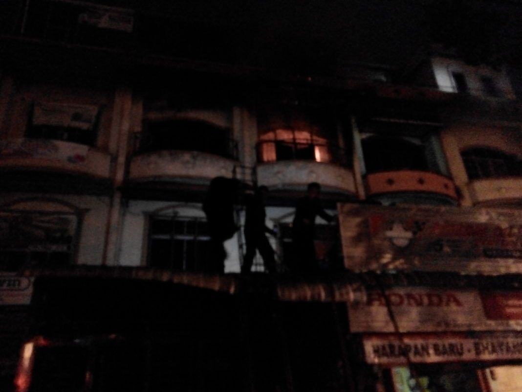 Kebakaran di Jalan Bhayangkara