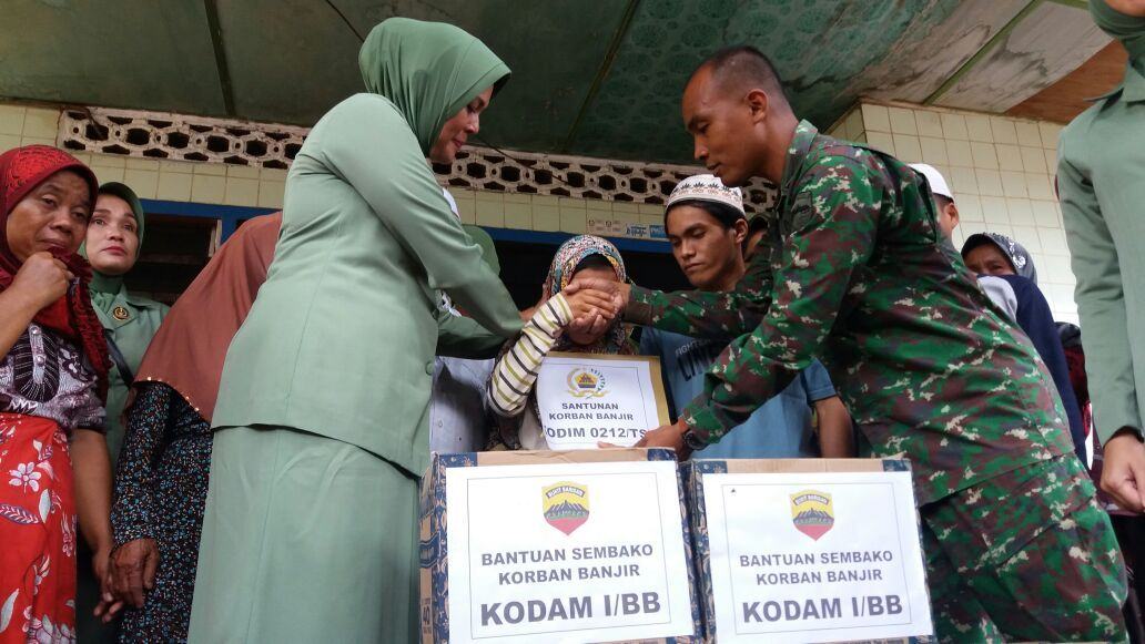 TNI Kodam I/BB Beri Santunan Kepada Keluarga Korban