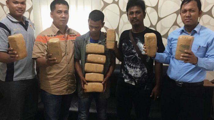 Hendi Ditangkap Karena Membawa 20 Kg dari Aceh