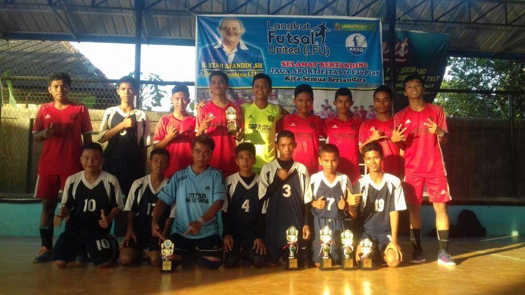 MAN 1 Tanjung Pura dan MTsN Besitang Kampiun Futsal Kemenag Cup Jilid III