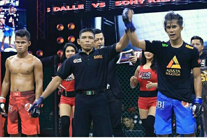 Sony Rizaldi , Mahasiswa UNIMED Ukir Prestasi di Kejuaraan Tinju One Pride MMA