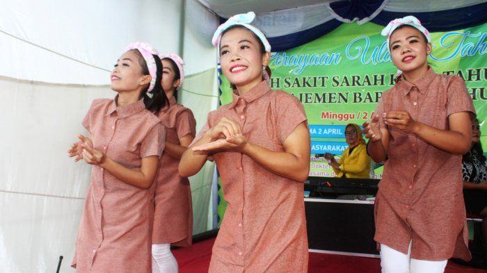 Meriahkan HUT RS Sarah Medan Tarian Cuci Tangan Wanita Cantik