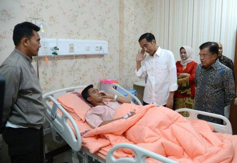Foto: Presiden dan Wapres menjenguk korban bom Kampung Melayu, yang sedang dirawat di RS. Polri, Kramat Jati, Jakarta, Kamis (25/5).