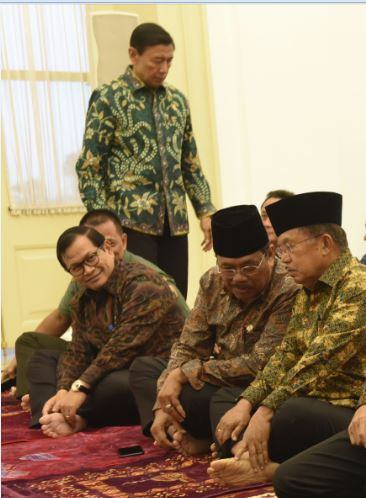 Foto: Menko Polhukam dalam acara Buka Puasa bersama Presiden Jokowi di Istana Kepresidenan Bogor, Jawa Barat, Senin (29/5).