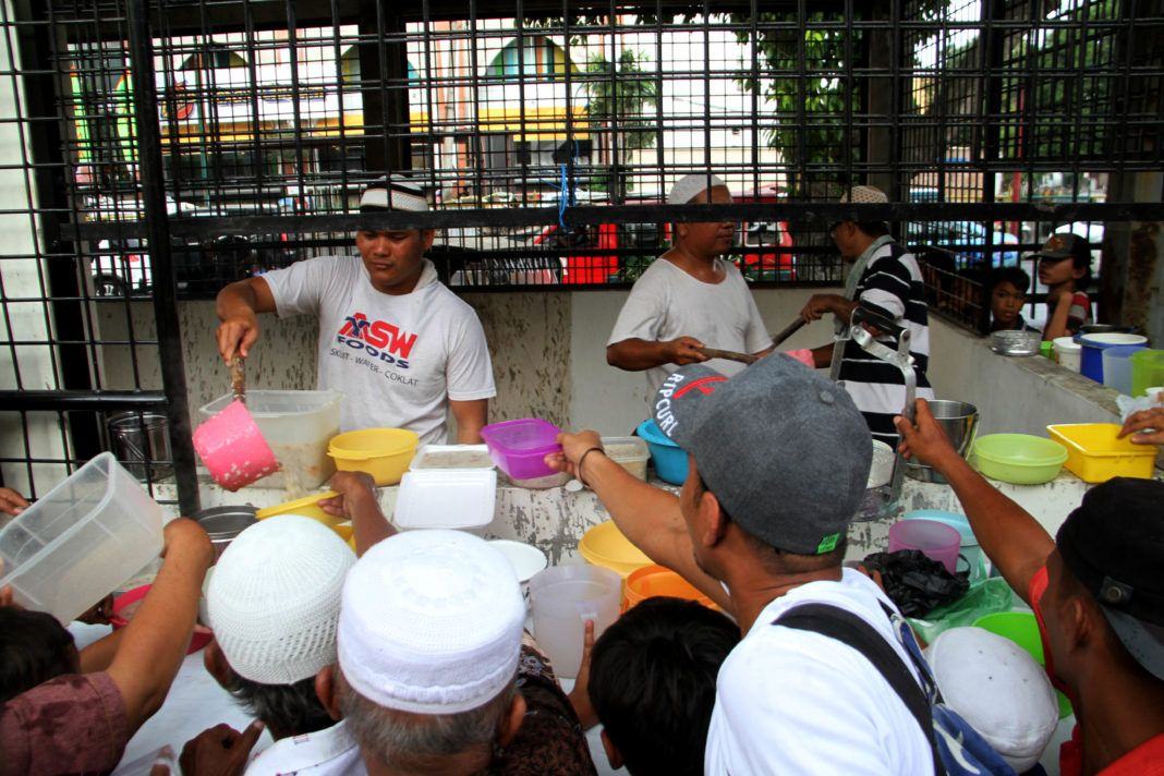 Waktu Berbuka Puasa Masjid Raya Medan