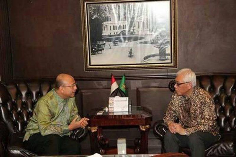 Foto: Walikota Medan Drs H T Dzulmi Eldin S Msi menerima kunjungan Konsulat Jendral (Konjen) Jepang untuk Kota Medan, Mr Ishii Takeshi di Balai Kota, Kamis (8/6).