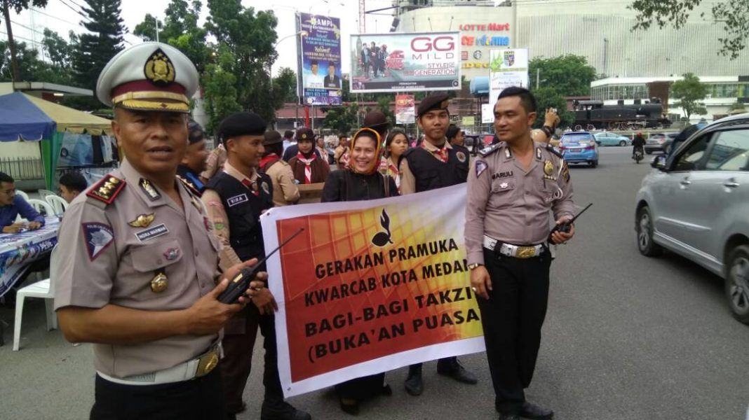 Jelang Berbuka Puasa, Kasat Lantas Polrestabes Medan