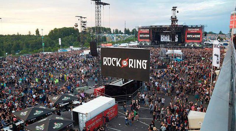 Penonton di festival musik cadas Rock am Ring di Nuerburg, Jerman dievakuasi akibat ancaman teror. (AP)