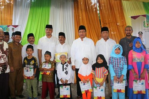 Foto: Wakil Walikota Medan Ir Akhyar Nasution Msi melakukan Safari Ramadhan di Masjid Taqwa, Jalan bunga melati, Kelurahan Kemenangan Tani, Medan Tuntungan, Senin (12/6).