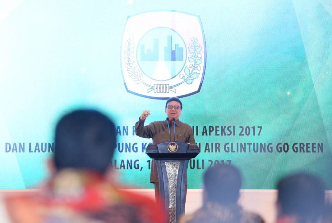 Foto: Menteri Dalam Negeri (Mendagri) Tjahjo Kumolo membuka Rapat Kerja Nasional (Rakernas) Asosiasi Pemerintah Kota Seluruh Indonesia (Apeksi), di Hotel Savana Kota Malang, Rabu (19/7).