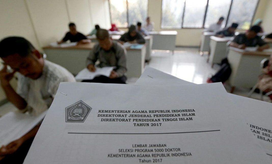 Foto: Pelaksanaan ujian seleksi program 5000 doktor di UIN Syarif Hidayatullah Jakarta.