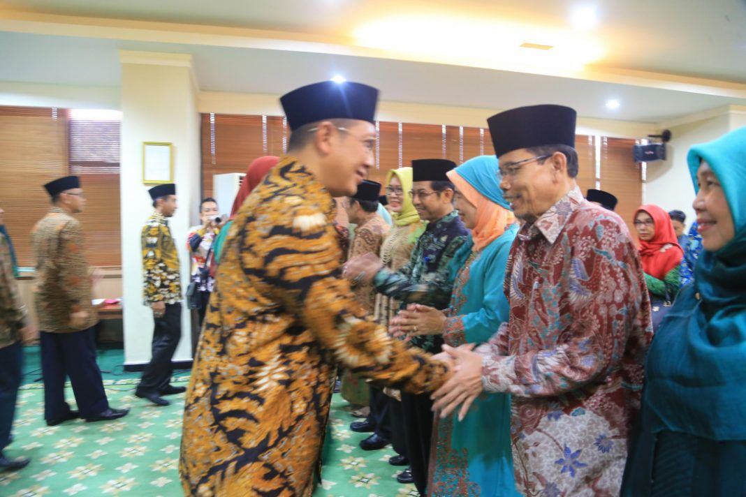 Foto: Menteri Agama Mengucapkan Selamat Kepada Rektor UIN dan IAIN serta Ketua STAIN yang baru dilantik.