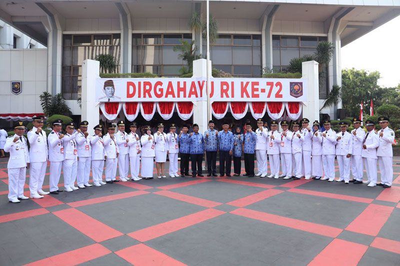 Foto: Upacara Bendera memperingati kemerdekaaan RI yang ke-72, di halaman Kantor Pusat Kemendagri, Jakarta, Kamis (17/8).
