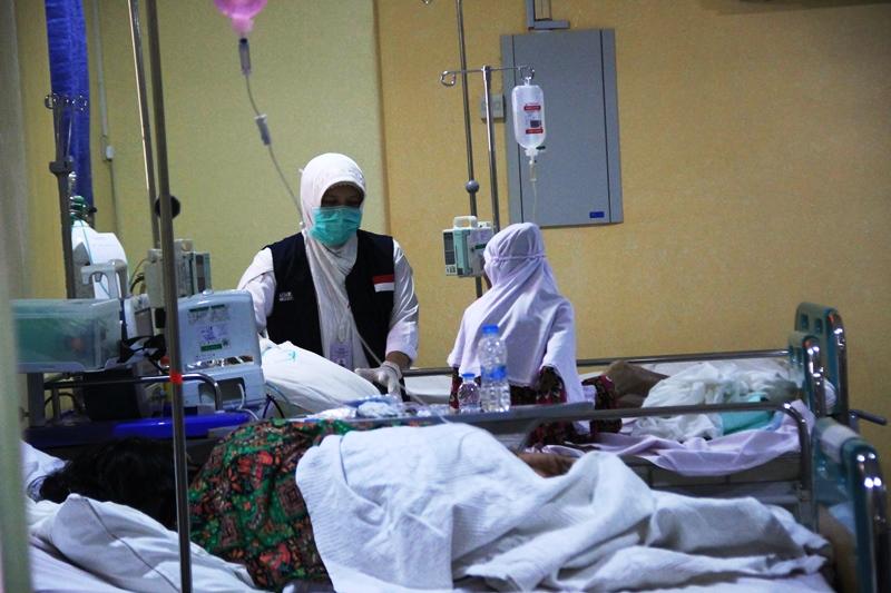 Foto: Jemaah haji sedang dirawat di Klinik Kesehatan Haji Indonesia (KKHI) Madinah.