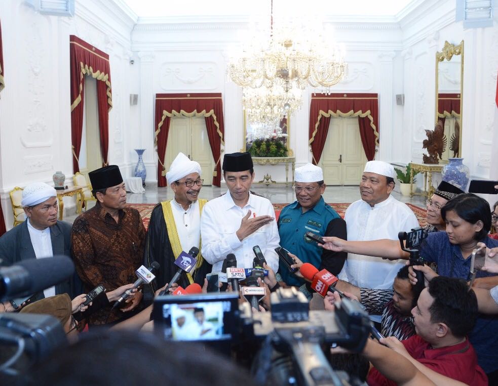 Foto: Presiden Jokowi usai menerima Jamiyah Batak Muslim Indonesia, di Istana Merdeka Jakarta, Kamis (10/8).