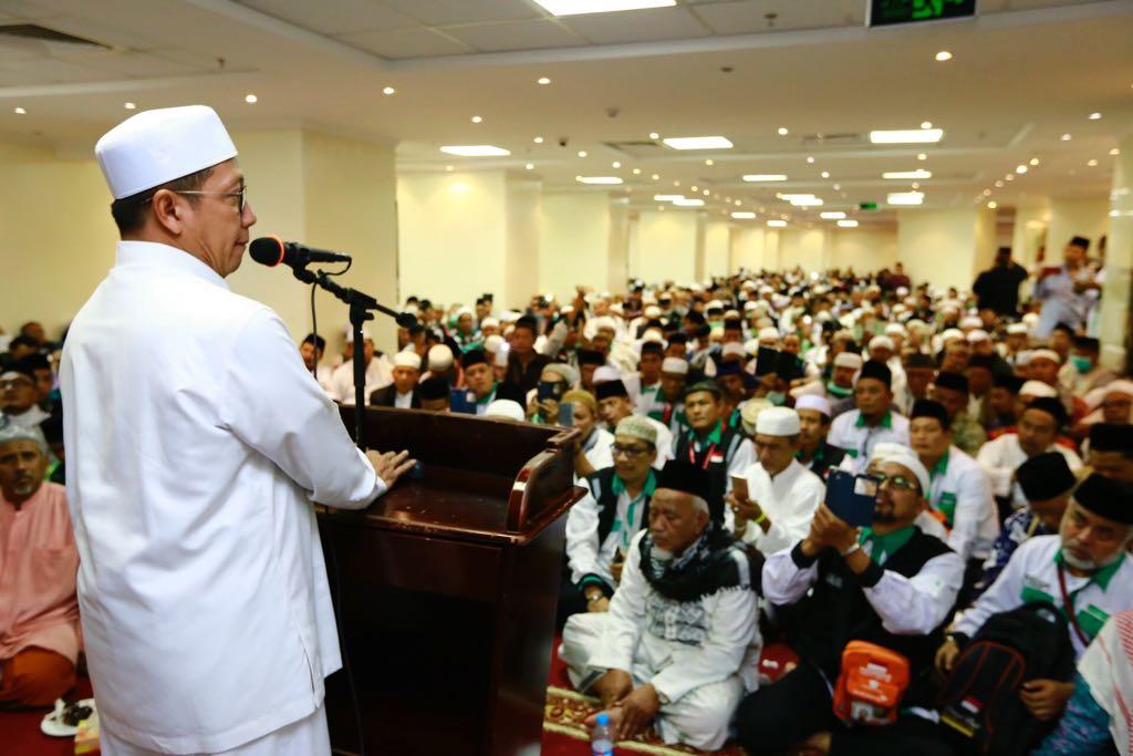Foto: Menteri Agama Lukman Hakim Saifuddin beri sambutan di hadapan ribuan pengurus KBIH dan TPIHI di Makkah, Rabu (23/8).