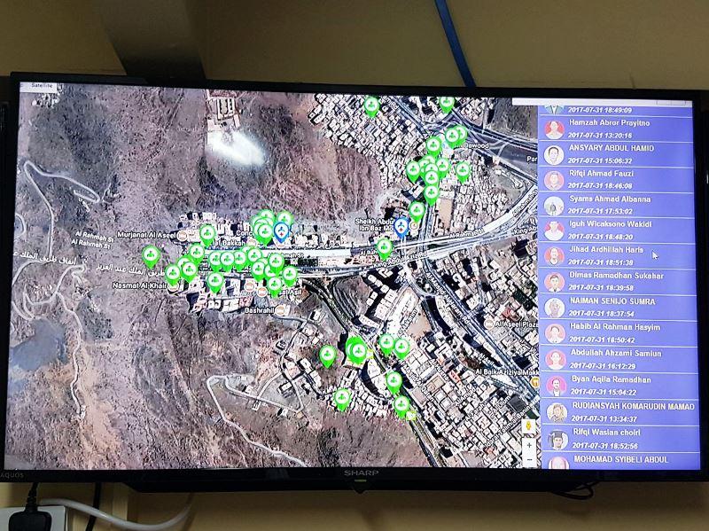 Monitor pemantau pergerakan petugas haji yang ada di pusat Siskoppih KUH KJRI Jeddah (foto: istimewa)