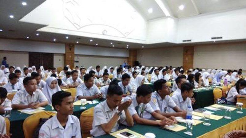 Foto: Sebanyak 200 Siswa SMA Se-Kota Medan Diberi Pemahaman Tentang Harmonisasi dalam Keberagaman Agama.