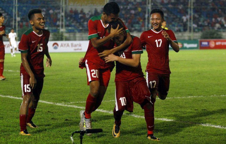 Striker Timnas U-19 Egy Maulana merayakan gol yang dicetaknya. (foto PSSI)