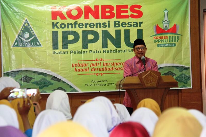 Foto: Menag beri sambutan pada Konbes Ikatan Pelajar Putri Nahdlatul Ulama di Yogyakarta.