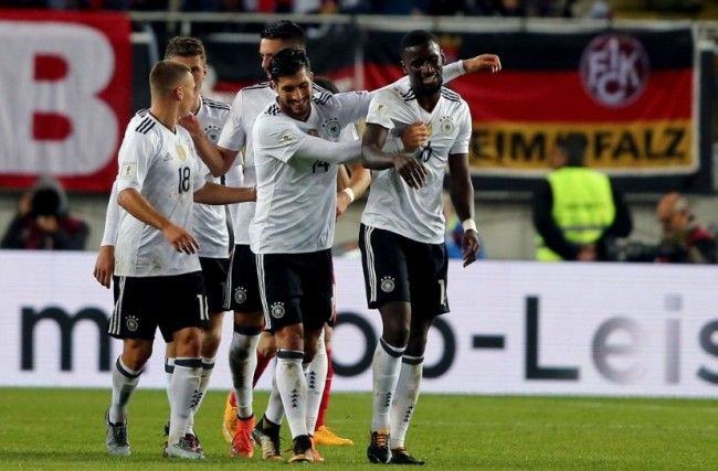Para pemain Jerman merayakan kemenangan atas Azerbaijan (Foto: FIFA)