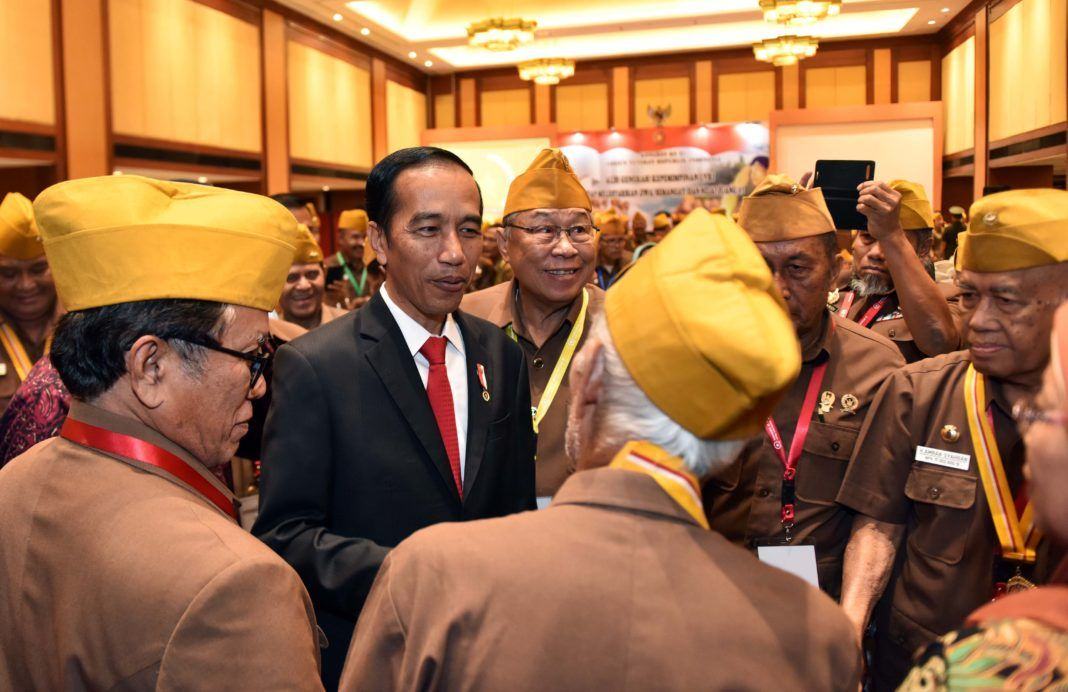 Foto: Presiden Jokowi saat menghadiri Penutupan Kongres XI Legiun Veteran Republik Indonesia Tahun 2017 di Hotel Borobudur, Jakarta, Kamis (19/10).