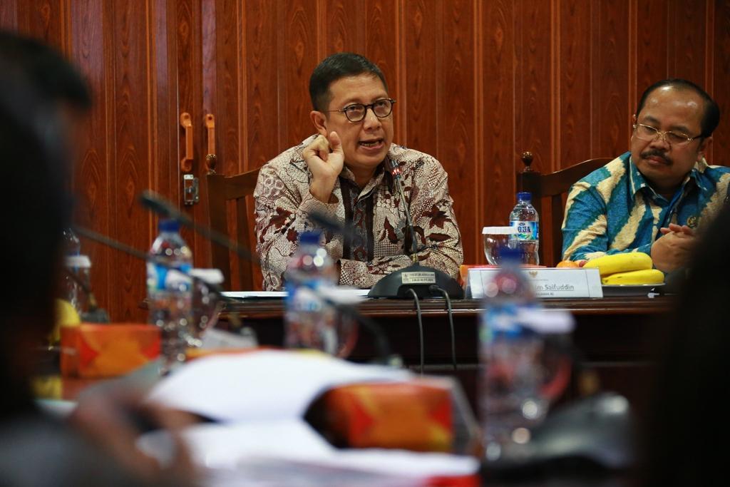 Foto: Menteri Agama Lukman Hakim Saifuddin dan Ketua Ombudsman RI Amzulian Rifai.