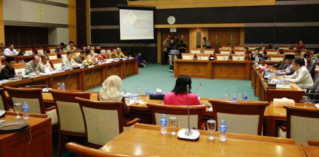 Foto: Raker Menag RI dengan Komisi VIII DPR RI bahas Penyesuaian RKAK/L Kementerian Agama RI Tahun 2018 di Jakarta.