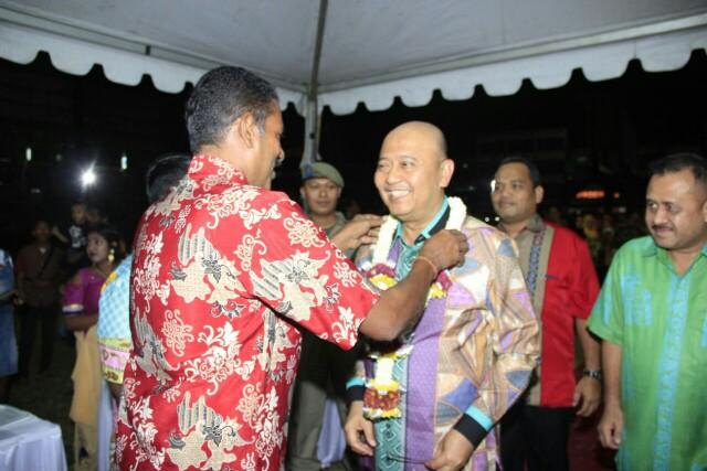 Foto: Walikota Medan Drs H T Dzulmi Eldin S M.Si saat menghadiri Perayaan Deepavali 5119 Kaliyuga yang diadakan di lapangan Ex. Taman Ria, Jalan Gatot Subroto Medan, Sabtu (28/10) malam.