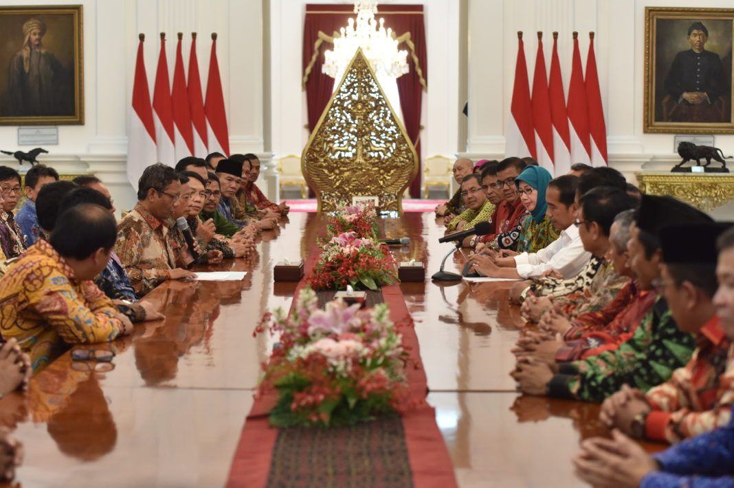 Foto: Presiden Jokowi menerima pengurus KAHMI yang dipimpin Ketuanya Moh. Mahfud M.D., di Istana Merdeka, Jakarta, Jumat (3/11)